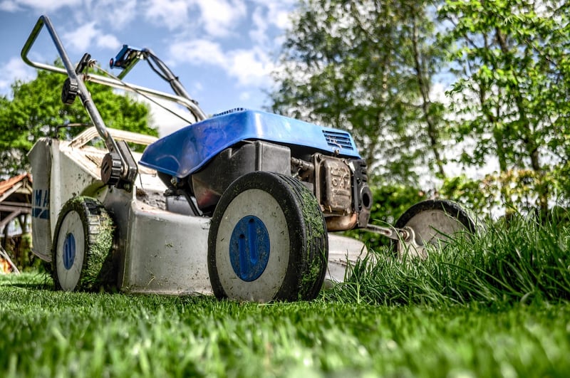 Gardeners connecting